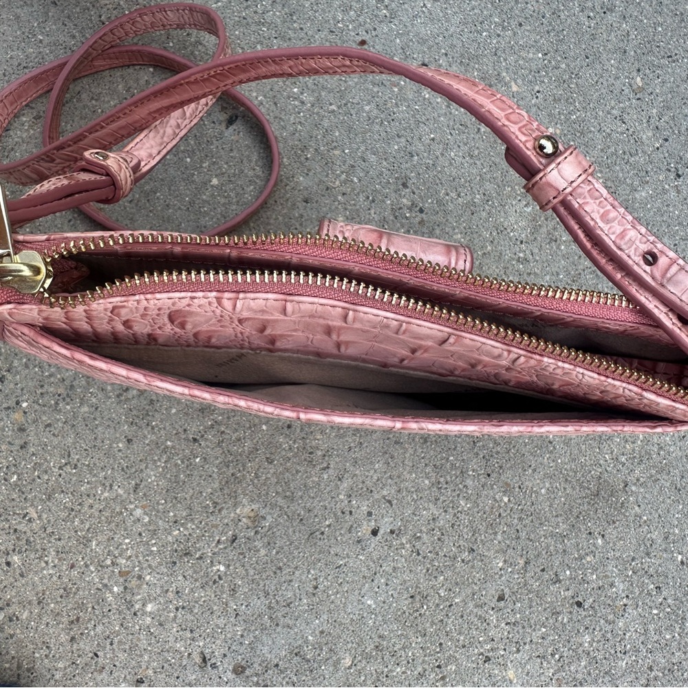 Brahmin Vanessa Crocodile-Embossed Leather Shoulder/Crossbody Bag in Pink - Picture 5 of 8